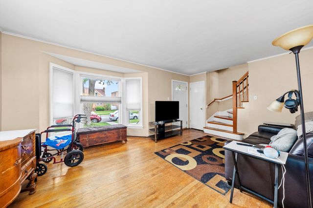 5220 S Natoma Avenue, Chicago, IL 60638