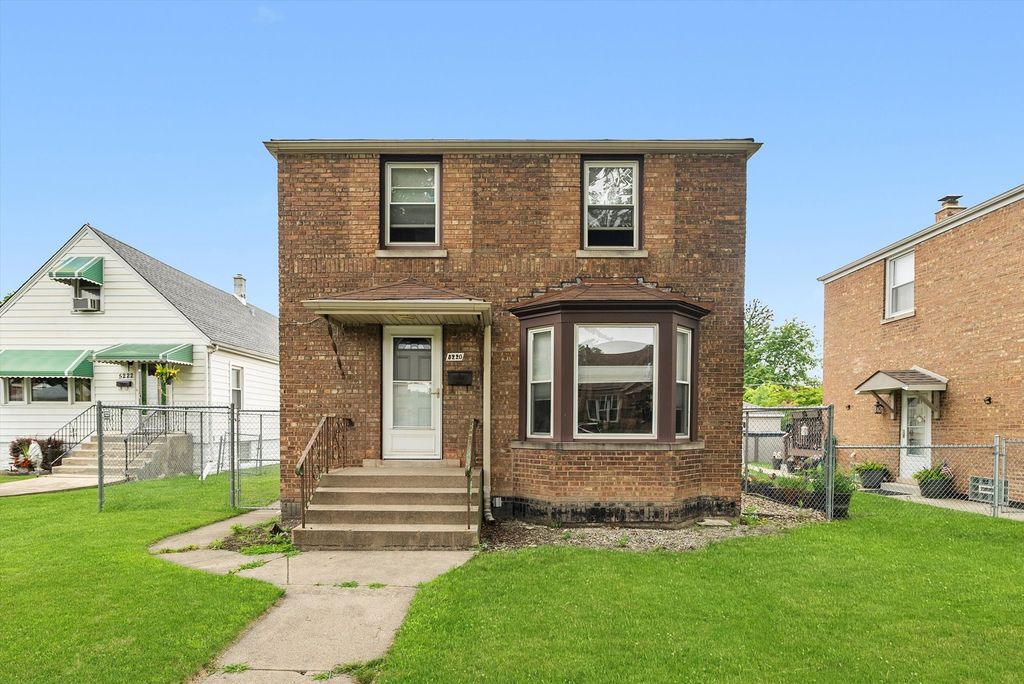 5220 S Natoma Avenue, Chicago, IL 60638