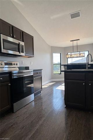 1222 NE 40th TER, Cape Coral, FL 33909