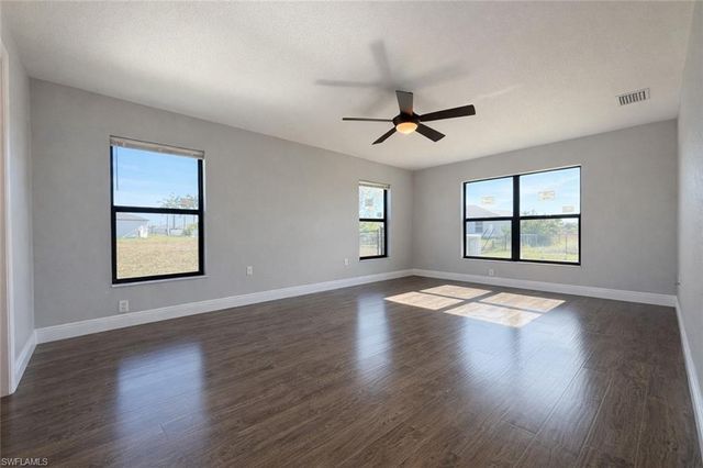 1222 NE 40th TER, Cape Coral, FL 33909