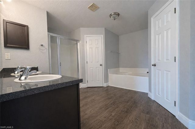 1222 NE 40th TER, Cape Coral, FL 33909