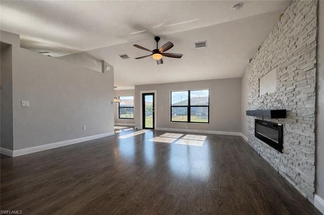 1222 NE 40th TER, Cape Coral, FL 33909