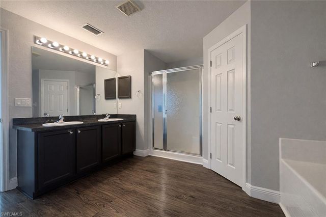 1222 NE 40th TER, Cape Coral, FL 33909