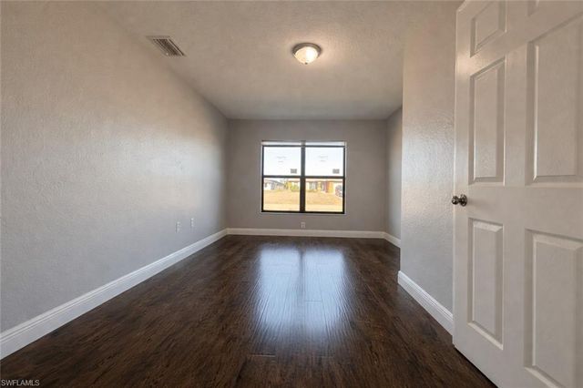 1222 NE 40th TER, Cape Coral, FL 33909