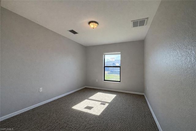 1222 NE 40th TER, Cape Coral, FL 33909