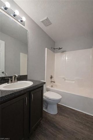 1222 NE 40th TER, Cape Coral, FL 33909