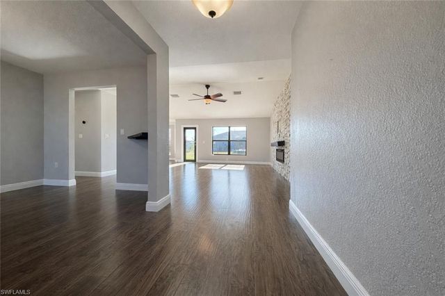 1222 NE 40th TER, Cape Coral, FL 33909