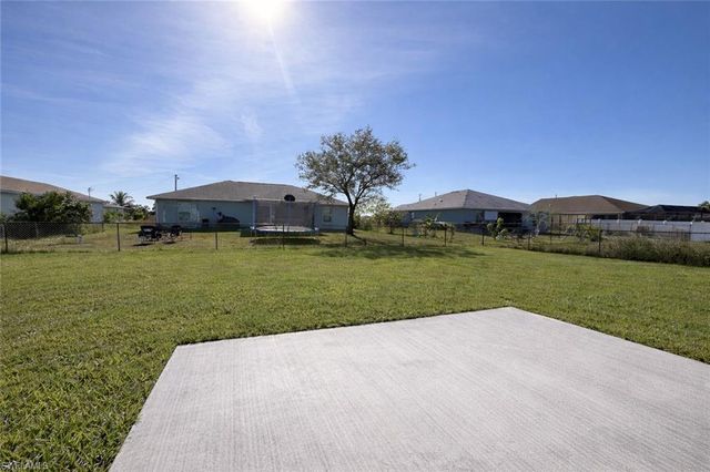 1222 NE 40th TER, Cape Coral, FL 33909