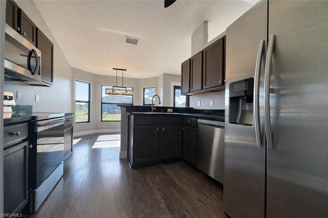 1222 NE 40th TER, Cape Coral, FL 33909