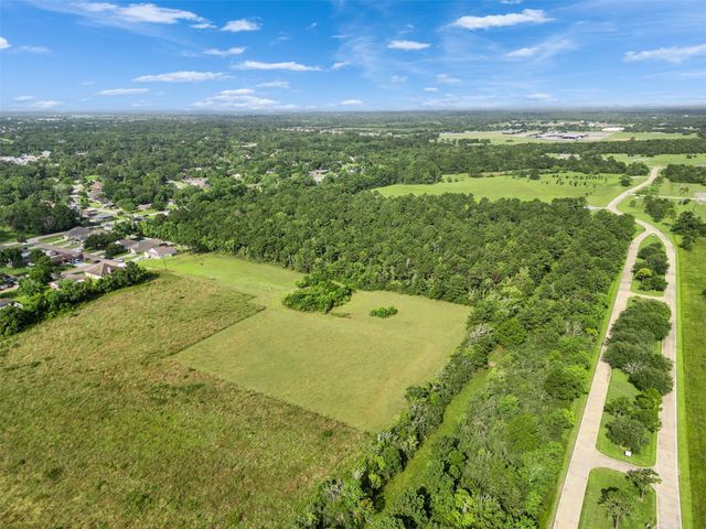 5924 Pecan Park, Hitchcock, TX 77563