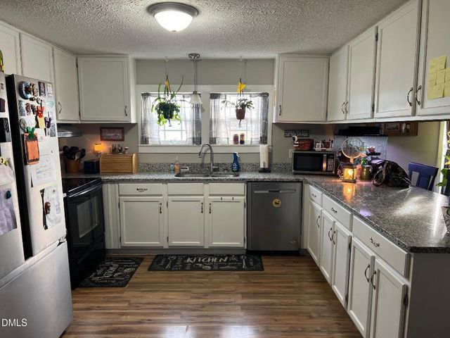 520 Lees Chapel Church Road, Dunn, NC 28334