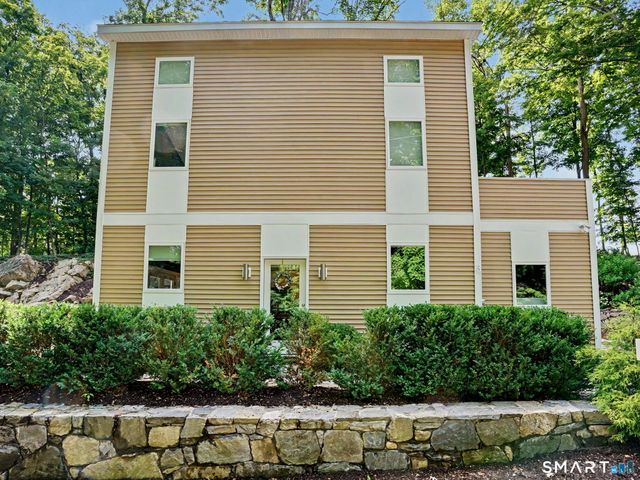 3 Bucks Rock Road, New Milford, CT 06776