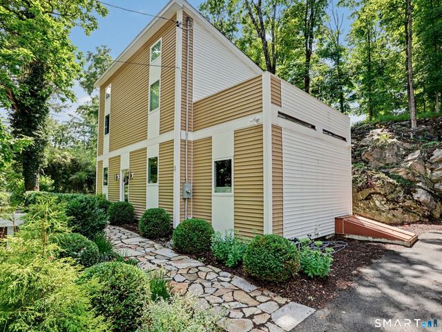 3 Bucks Rock Road, New Milford, CT 06776