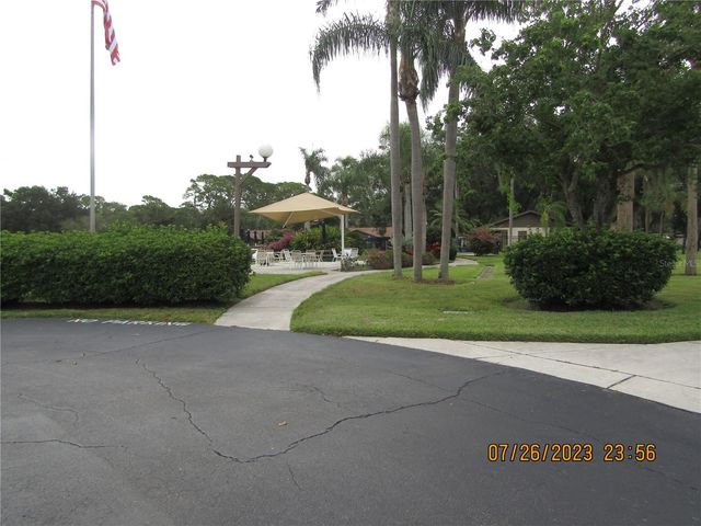 4633 OAK HILL DRIVE 13, Sarasota, FL 34232