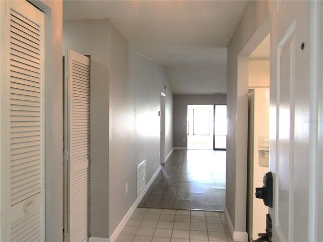 4633 OAK HILL DRIVE 13, Sarasota, FL 34232