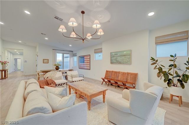 10151 Evergreen Pine Street, Las Vegas, NV 89166