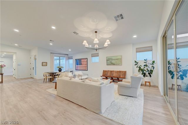 10151 Evergreen Pine Street, Las Vegas, NV 89166
