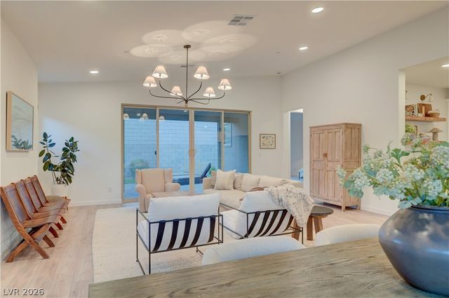 10151 Evergreen Pine Street, Las Vegas, NV 89166