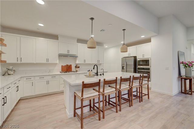 10151 Evergreen Pine Street, Las Vegas, NV 89166