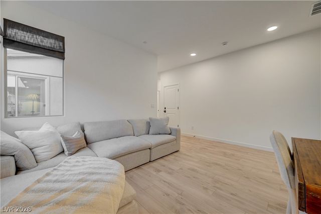 10151 Evergreen Pine Street, Las Vegas, NV 89166