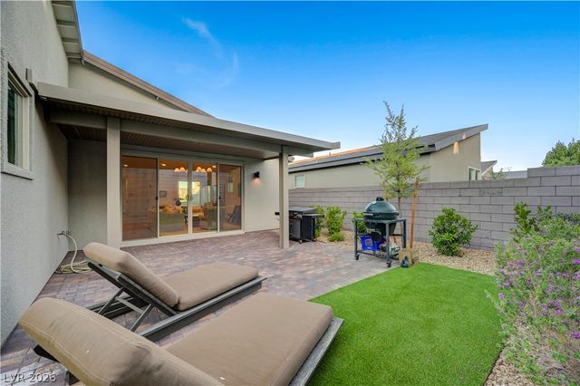 10151 Evergreen Pine Street, Las Vegas, NV 89166