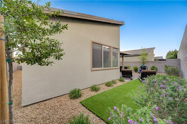 10151 Evergreen Pine Street, Las Vegas, NV 89166