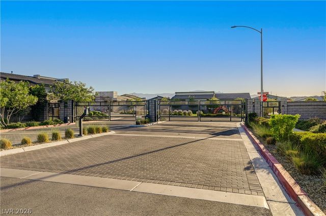 10151 Evergreen Pine Street, Las Vegas, NV 89166