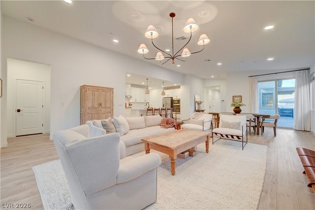 10151 Evergreen Pine Street, Las Vegas, NV 89166