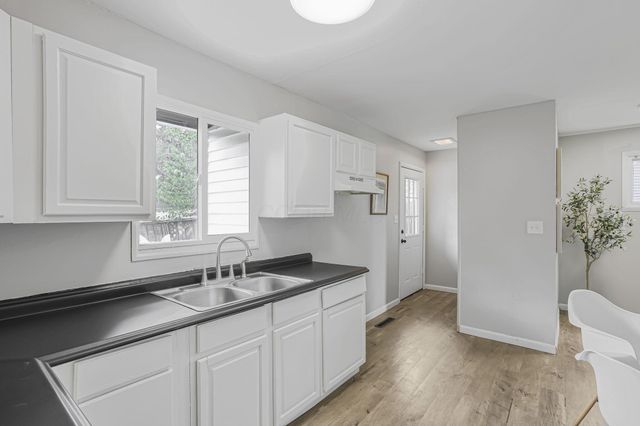 5289 Crescent Drive, Hilliard, OH 43026