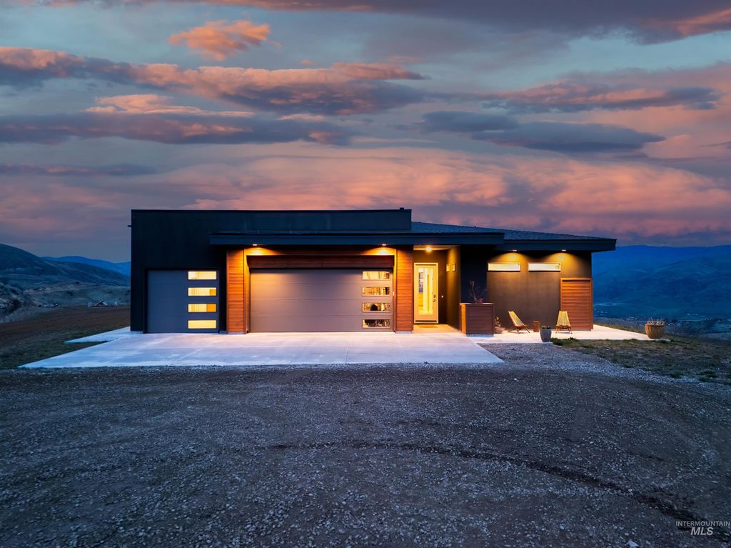 170 Summit Ridge Rd, Horseshoe Bend, ID 83629 photo 2