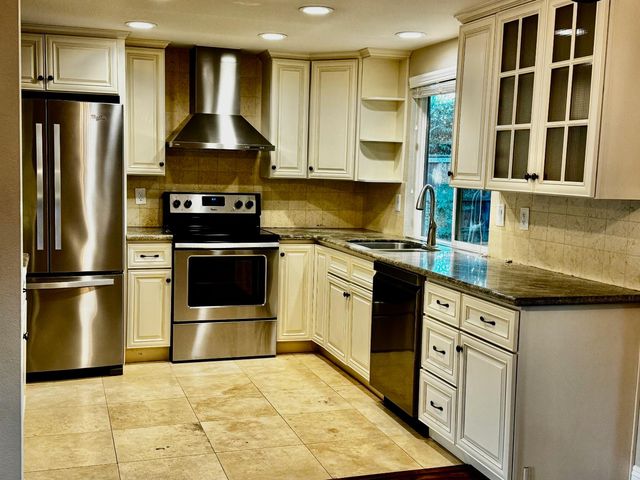 7105 Reyn Oaks, Sacramento, CA 95842