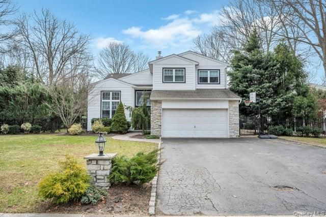 40 Arbor Field Way, Lake Grove, NY 11755