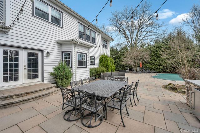 40 Arbor Field Way, Lake Grove, NY 11755