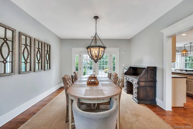 40 Arbor Field Way, Lake Grove, NY 11755