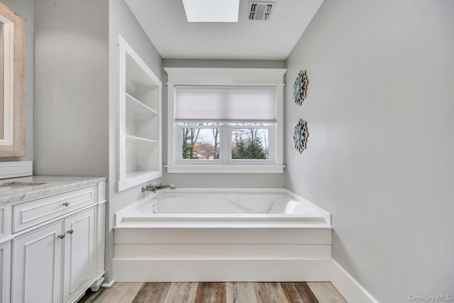 40 Arbor Field Way, Lake Grove, NY 11755