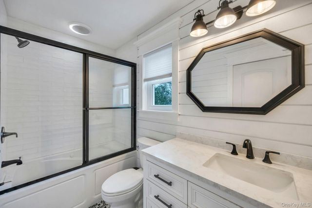 40 Arbor Field Way, Lake Grove, NY 11755