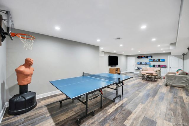 40 Arbor Field Way, Lake Grove, NY 11755