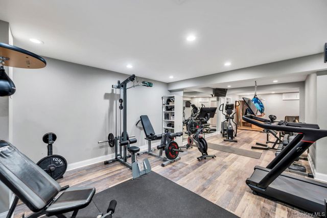 40 Arbor Field Way, Lake Grove, NY 11755