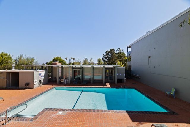 4000 Farm Hill Boulevard 111, Redwood City, CA 94061