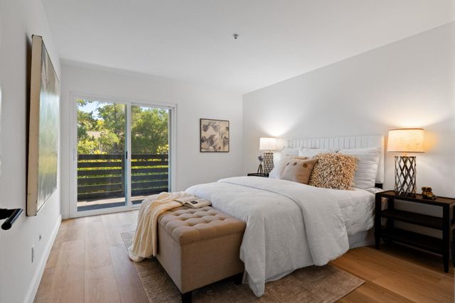 4000 Farm Hill Boulevard 111, Redwood City, CA 94061