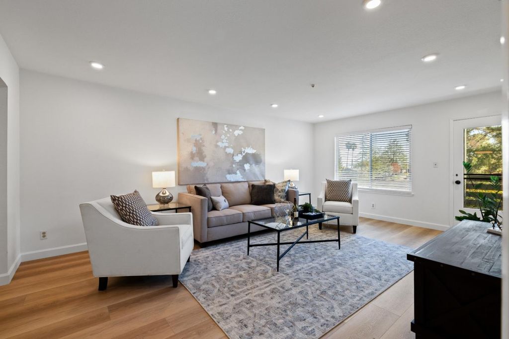 4000 Farm Hill Boulevard 111, Redwood City, CA 94061