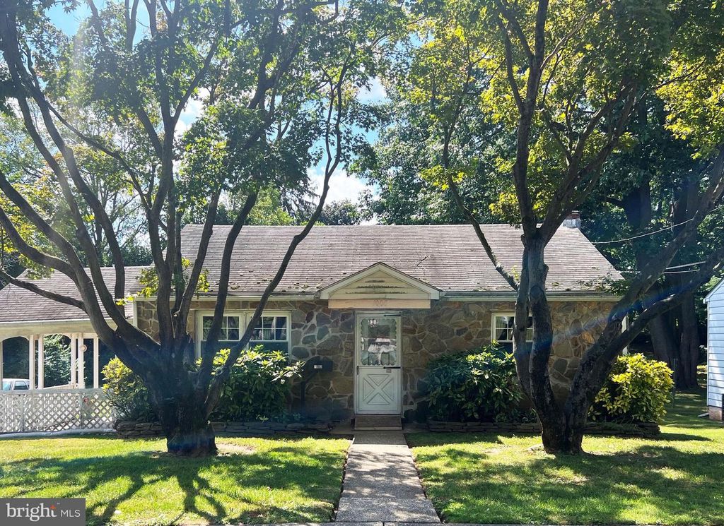 1000 STERIGERE ST, Norristown, PA 19401