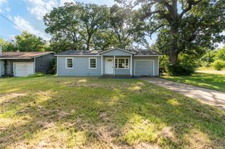 320 16th Street SW, Paris, TX 75460