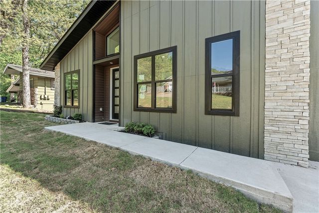 71 York Drive, Bella Vista, AR 72714