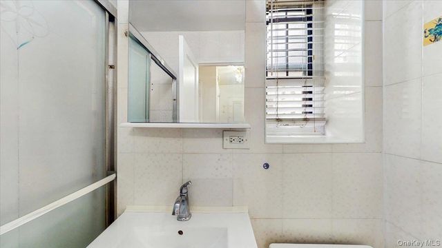 144-37 79th ave 1R, Kew Garden Hills, NY 11367