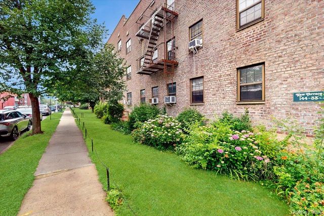 144-37 79th ave 1R, Kew Garden Hills, NY 11367