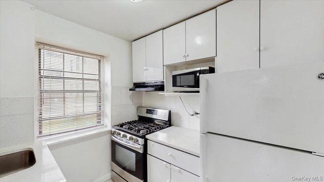 144-37 79th ave 1R, Kew Garden Hills, NY 11367