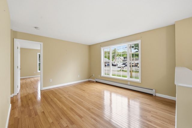 6 White Birch Dr, Worcester, MA 01602