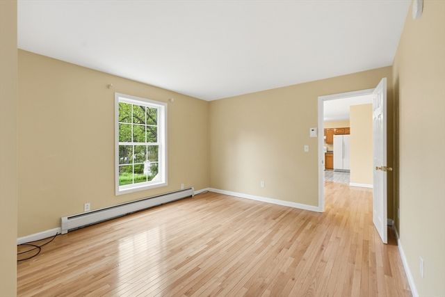 6 White Birch Dr, Worcester, MA 01602