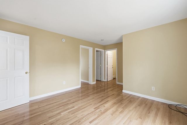6 White Birch Dr, Worcester, MA 01602